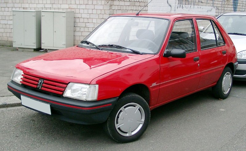 1280px-Peugeot_205_front_20080121.jpg