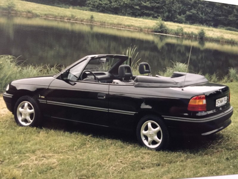 Astra Cabrio 1992.jpg
